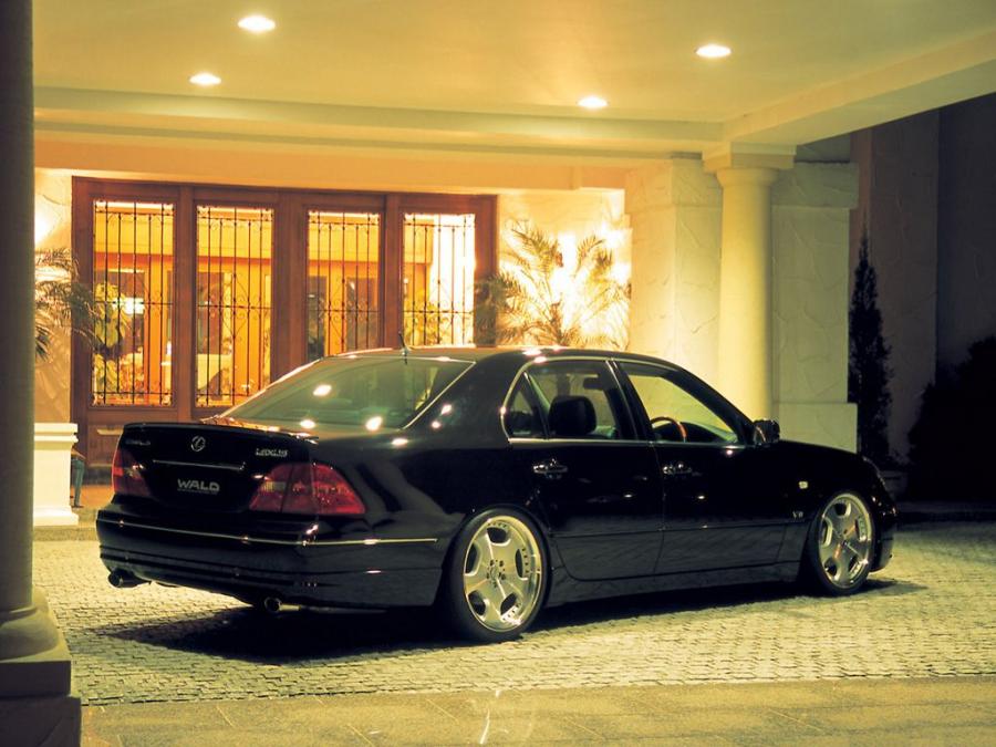  Lexus LS430 by Wald 2000 года  (фото 5 из 13)